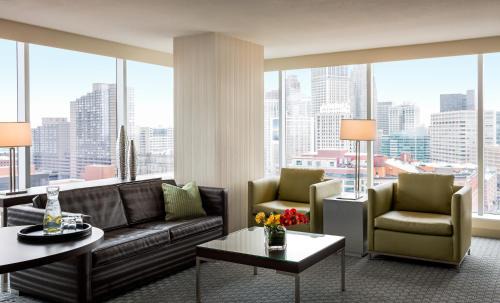Greektown Historic District Hotel | Hollywood Casino at Greektown