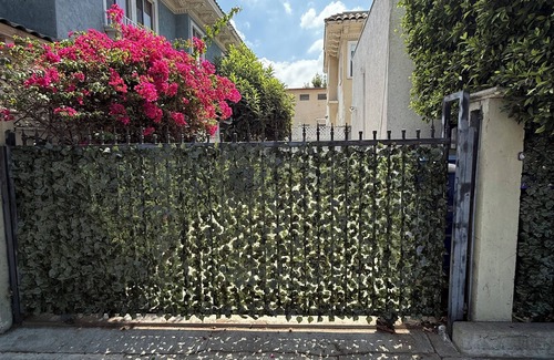 Hollywood House | Hollywood Garden Getaway