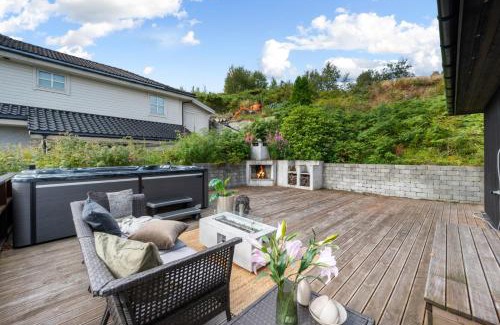 Godvik Villa | Holmedal