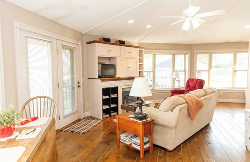Millersburg Apartment | Holmes with a View: Stunning Scenic Valley Overlooking Amish Country -Suite 1