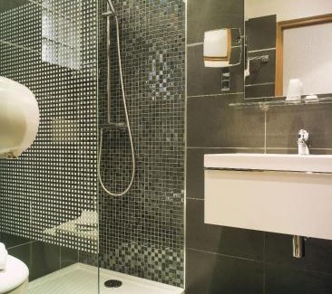 Porto-Vecchio Hotel | Holzer II