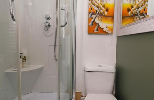 Nottingham Bed & Breakfast | Home at Richmond - Serenity Suite