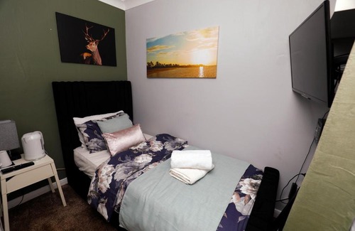 Nottingham Bed & Breakfast | Home at Richmond - Serenity Suite