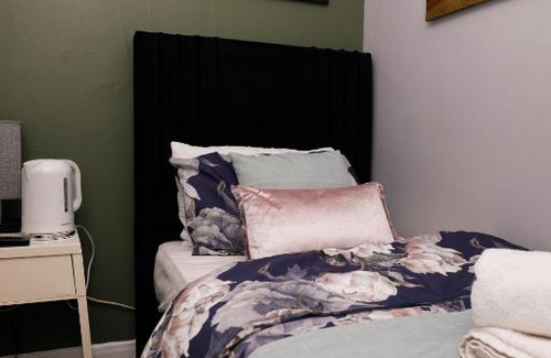 Nottingham Bed & Breakfast | Home at Richmond - Serenity Suite