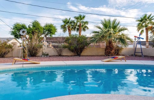 Lake Havasu City Apartment | Home Away From Home! Stylish, Pool, Games, Firepit