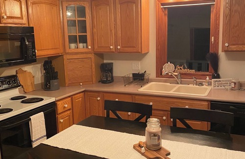 Darlington House | Home away from home right off the trail between Mineral Point and Darlington