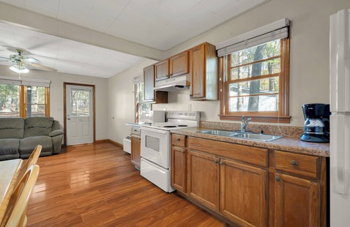 Jamestown Cabin | Home Away From Home 2 Bedroom 1 Bath Cabin located at Lake Cumberland #411