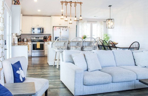 Surf City House | Home Away from Home! Across from playground, Beach, & live music