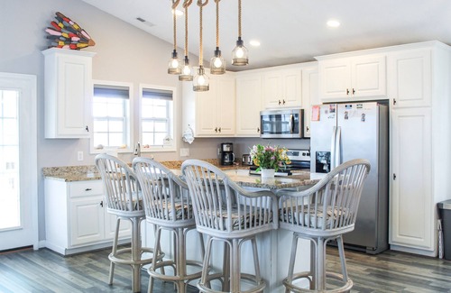 Surf City House | Home Away from Home! Across from playground, Beach, & live music