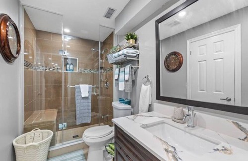 Meadowvale Village House | Home Away from Home Ideal for Long Stays
