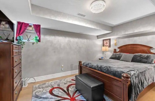 Meadowvale Village House | Home Away from Home Ideal for Long Stays