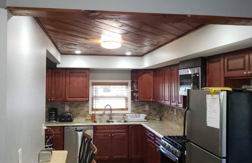 Mayfield House | home away from home close to lake and marina