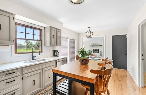 Naperville House | Home away from home, month to month rental, located in North Naperville