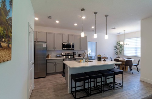 North Port House | Home away from home in Sunshine State escape!