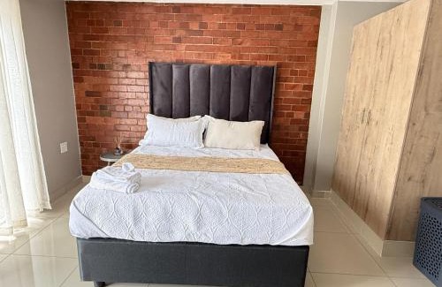 Emalahleni Bed & Breakfast | Home Away Nest B&B