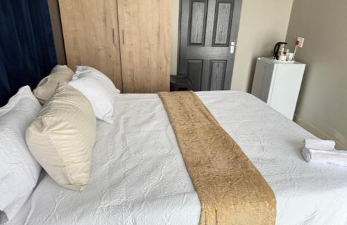 Emalahleni Bed & Breakfast | Home Away Nest B&B