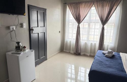 Emalahleni Bed & Breakfast | Home Away Nest