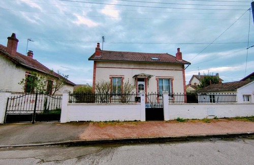 Auxerre House | Home - Champoulains - Séjour à Auxerre