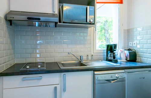 Saint-Saturnin-les-Avignon House | Homerez - Nice house for 6 ppl. with shared pool at Saint-Saturnin-lès-Avignon