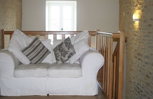 Charny House | Home From Home - Perfect For All Seasons - Large Village House & Large Gardens