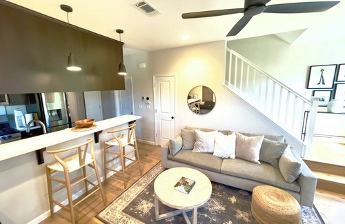 Browns Valley House | Home in Napa mins to downtown, perfect for remote work & wine country adventures