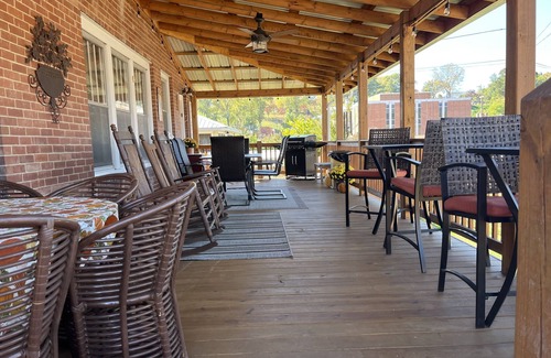 Bryson City House | home/large deck overlooking town. Walking distance to shops and restaurants