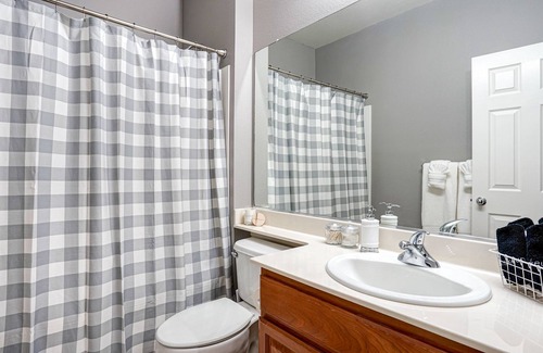 Santa Rosa House | Home near local wineries & the Russian River!