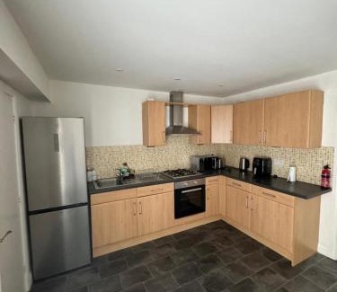 Manchester House | Home Sleeps5-Netflix-parking-near City Centre-Etihad-Coop Live