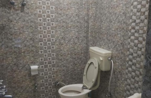 Gunehr House | Home stay char chinnar