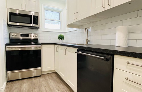 Hamilton House | Home sweet home. 3BR bungalow on mtn.