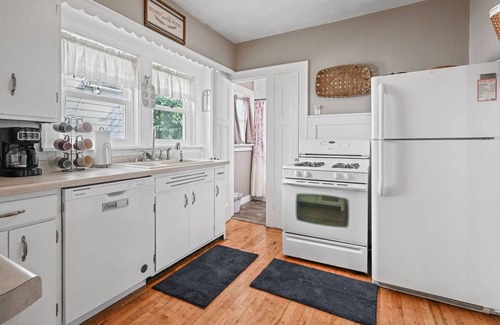 Wausau House | Home Sweet Home 4 bed 2 bath on the North Side of Wausau's Downtown