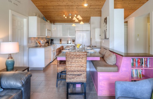 Big Sky House | Home w/hot tub & fireplace close to Big Sky Town Center & Resort - Bright and Beautiful Condo