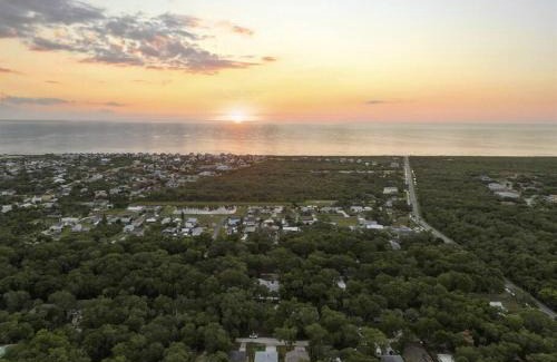 Palm Coast House | Home Walk to Beach, Biking,Golf,Games, Firepit