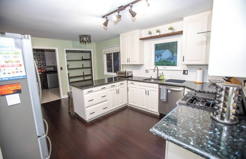 Newark House | Home with Free Tesla Charger in Christiana