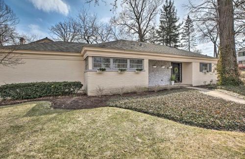 Glen Ellyn House | Home with Office and Yard 25 Mi to Downtown Chicago!