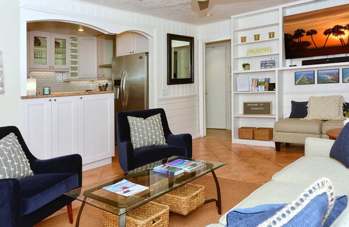 Central Sarasota House | Home within walking distance from downtown, peaceful nature surrounds the home
