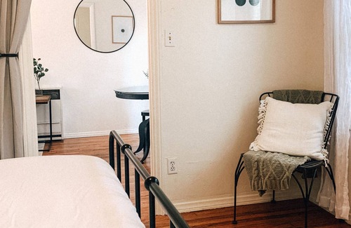 Little Italy Cottage | Home-y Cottage In The Heart of Little Italy