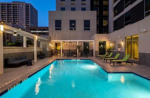 Central Business District Hotel | Home2 Suites By Hilton Houston Downtown Convention Center