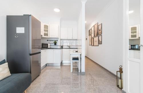 Las Palmas de Gran Canaria Apartment | Home2Book Bright Beachside Studio Las Canteras