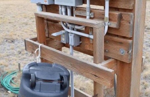 Cameron RV Rental | Homebase RV Hook-up NEXT to Yellowstone - SITE 1