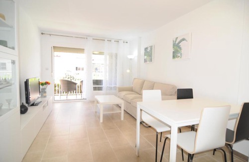 Malgrat de Mar Apartment | HomeHolidaysRentals Lorraine