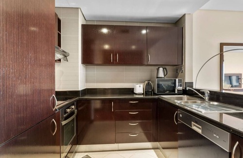 Palm Jumeirah Apartment | Homely 1 Bedroom on Palm Jumeirah w/private beach