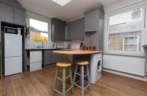 Palace Riverside Condo | Homely 1BD Flat by the River in Fulham