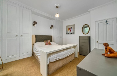 Chelsea Apartment | Homely 2bed 2bath Chelsea