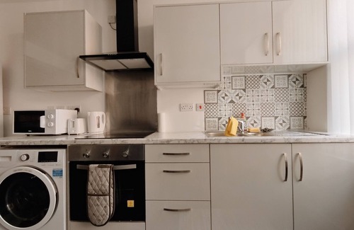 Birmingham City Centre Apartment | Homely, City Centre 3BR Flat on a Quiet Street in Birmingham