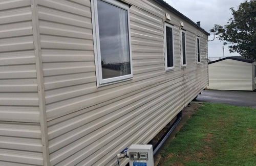 Winestead House | Homely, dog friendly caravan at Sand Le Mere in Yorkshire ref 71005O