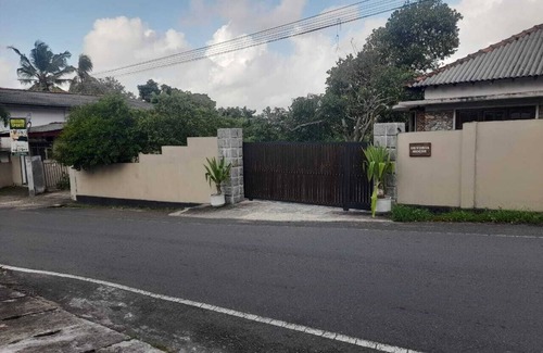 Galle Villa | Homely Family Friendly Large Holiday Villa in Sri Lanka - Close to Galle Fort