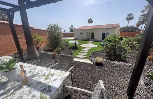 San Miguel de Abona Villa | Homely luxury villa within private gardens. Great for golfers-