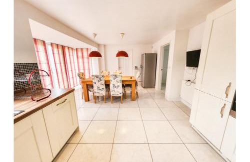 Norton Fitzwarren House | Homely Stays Taunton