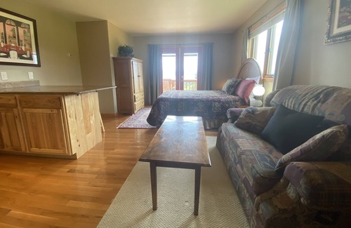 Fritz Creek House | Homer's Best Views from the Cozy Corner Cabin